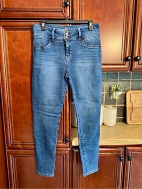 Wallflower Medium Blue High-Rise Skinny Jeans
